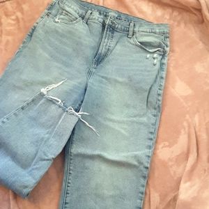 Old navy sky high light wash raw edge mom jeans